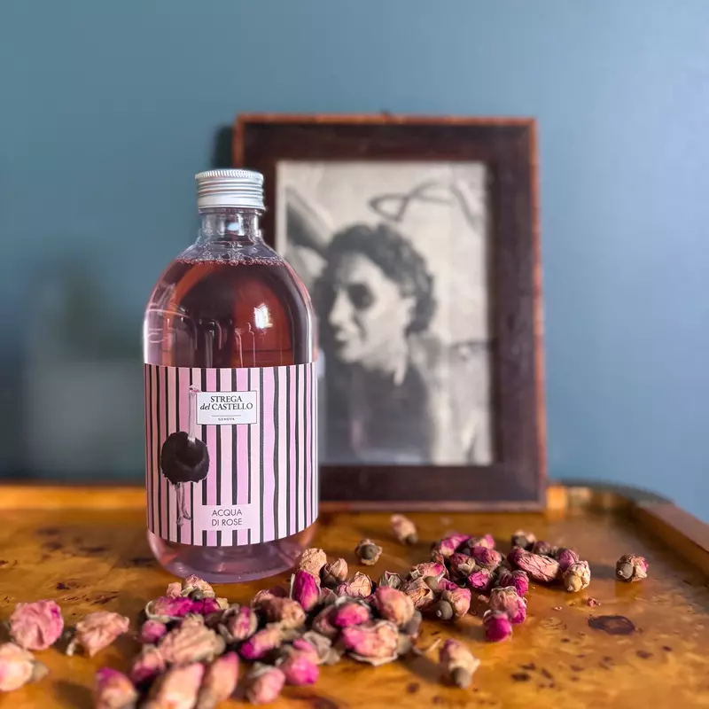acqua_rose_strega_castello_01.webp