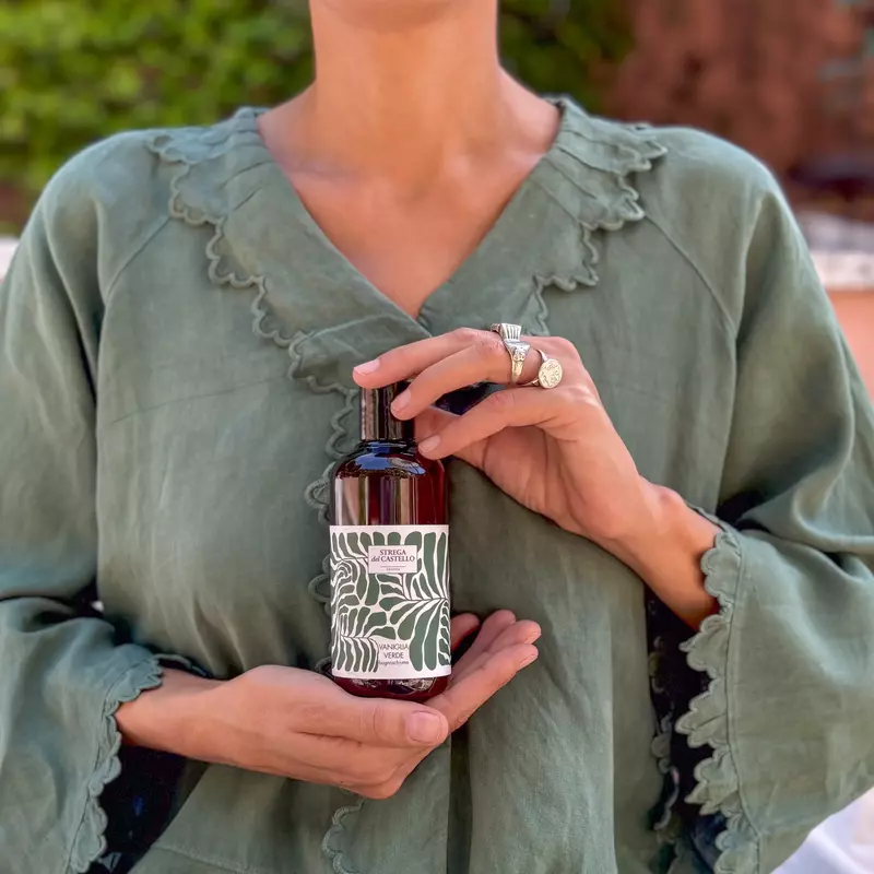 bagnoschiuma_vaniglia_verde_strega_castello_01.webp