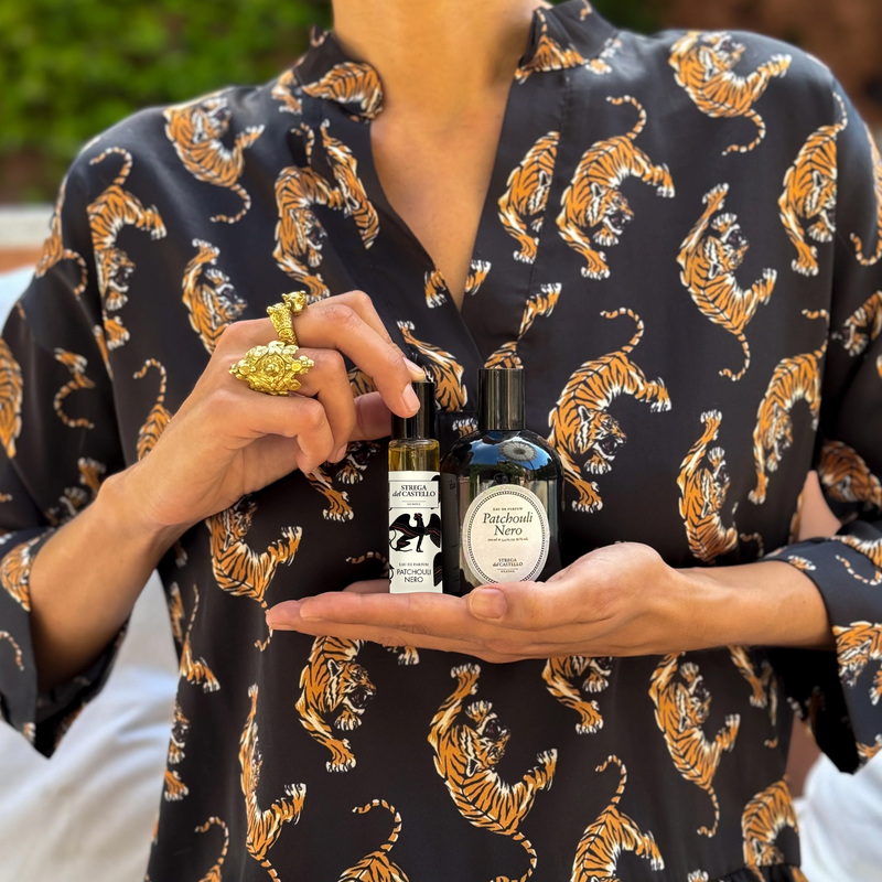 eau_parfum_patchouli_nero_strega_castello_01.jpg