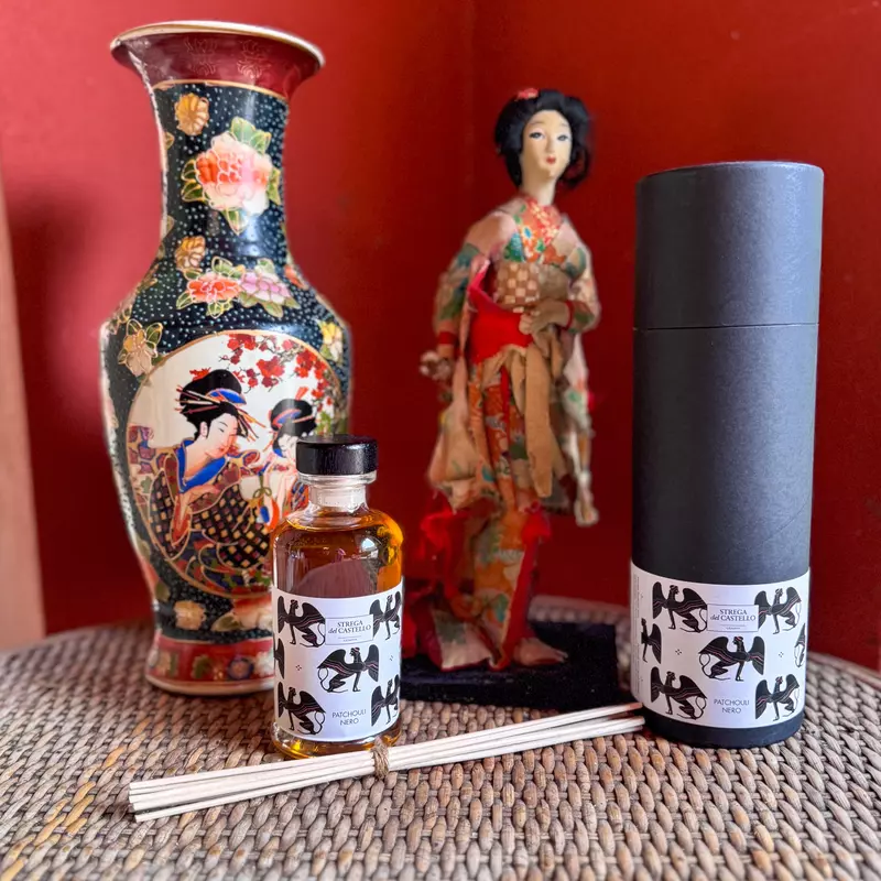 shangai_patchouli_nero_strega_castello_01.webp